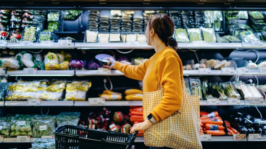 [CNBC] Many Americans are struggling with food price inflation. Here’s how to save on groceries